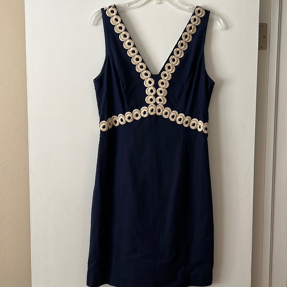 Lilly Pulitzer navy blue and gold dress. Size 6/ waffle texture